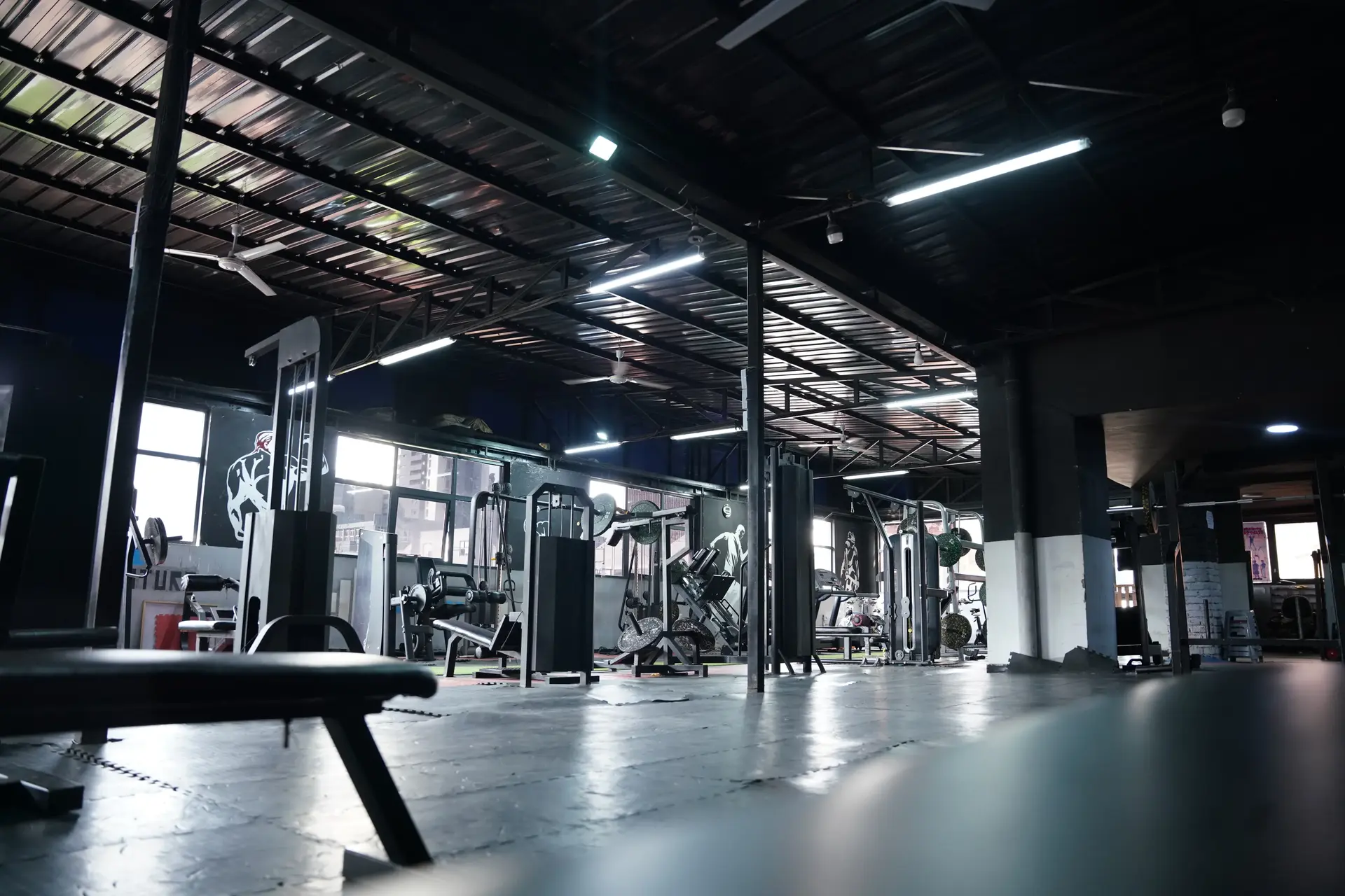 Muscle Fitness GYM training floor
